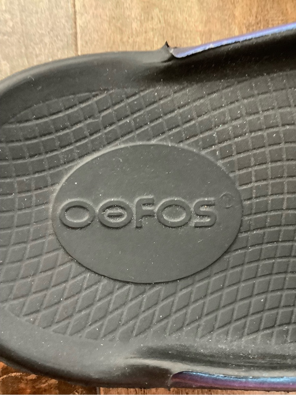 OOFOS Women's Black Sandals with Iridescent Purple-Blue Straps - Picture 3 of 6